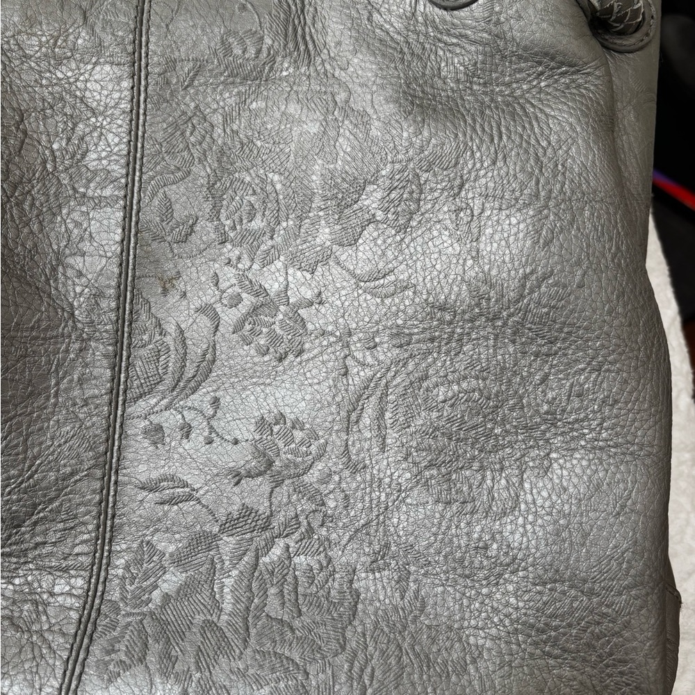 Eileen West Bag Elegant Silver Leather Tote Bag - Picture 3 of 14